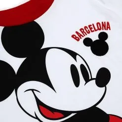 Disney Store // Disney Store T-shirt Mickey Barcelone Pour Enfants 7 Disney Store // Disney Store T-shirt Mickey Barcelone Pour Enfants -Spooky Jouet Enfant Magasin disney store disney store t shirt mickey barcelone pour enfants 33